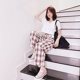 Set Bộ Áo Croptop Cổ tim Và Quần Kẻ Caro Ống Rộng Mẫu Mới Hot