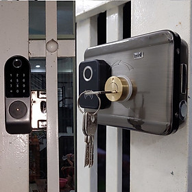 Mua Khóa 2 MẶT VÂN TAY DÙNG APP TUYA/TTLOCK   mở bằng: từ xa bằng điện thoại  vân tay  mã số  thẻ từ và remote (tùy chọn)