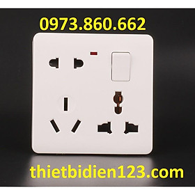 Ổ cắm công tắc vuông nhiều lỗ tiện dụng
