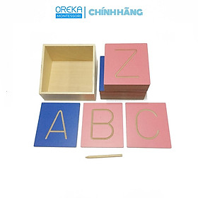 Đồ chơi trẻ em Oreka Montessori Bảng chữ cái lõm: Chữ in Hoa kèm hộp - 0430600