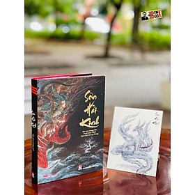 Ảnh bìa (Bìa cứng in màu trên giấy cóuche - tặng kèm postcard) SƠN HẢI KINH – Lương Siêu biên soạn – Sam Trạch minh họa – An Lạc Group dịch – Wingbooks - NXB Kim Đồng