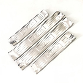 Bộ Ốp bậc cửa, Nẹp bước chân INOX dành cho xe Toyota Hilux Revo - Bên trong