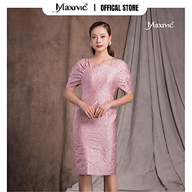 Đầm Xogam Hồng Tay Liền Họa Tiết Nổi Maxivic M122212
