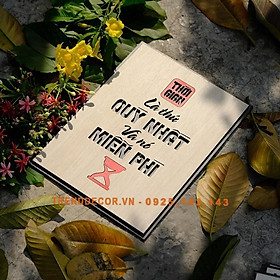 Tranh gỗ treo tường_Thời gian là thứ quý giá nhất vì nó miễn phí_CRN_01. Kích thước 54x40cm