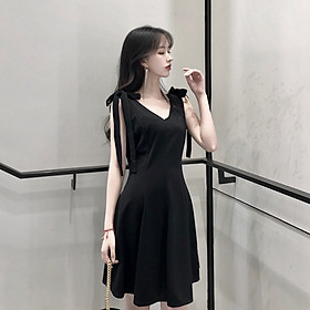 Fun Women Lady Summer Fashion Sleeveless v-Neckline Black Solid Color Dress