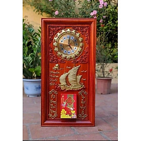 Đốc lịch kết hợp với đồng hồ treo tường bằng gỗ hương đỏ và được pu dát vàng điểm cao cấp kt 41×81×3cm