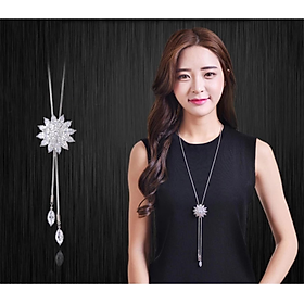 Dây chuyền dáng dài mặt hoa pha lê đá to