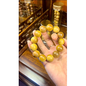 Vòng gỗ cao cấp Đàn Hương size 18y thơm từ gỗ - phong thuỷ may mắn vượng khí