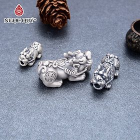 Charm bạc tỳ hưu xỏ ngang - Ngọc Quý Gemstones