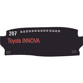 Thảm da Taplo vân Carbon Cao cấp dành cho xe Toyota Innova 2019 có khắc chữ Toyota Innova và cắt bằng máy lazer