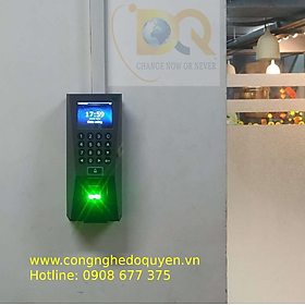 Máy chấm công F18 Tiếng Việt 