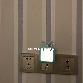 Mua Đèn ngủ cắm tường Kliya hộp quà dễ thương Tự cảm ứng ánh sáng vàng ấm Đèn trang trí đầy màu sắc Tiết kiệm điện năng