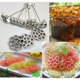 Mua Bộ 4 Khuôn Gang Trắng Làm Bánh Nhúng Kèm 4 Que Cầm Thương Hiệu Dragon ( 4 khuôn 4 kiểu khác nhau)