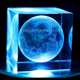 Khối thủy tinh lập phương mặt trăng 3D 6cm