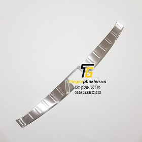 Bộ ốp chống trầy bậc cốp Subaru Forester – Mẫu INOX