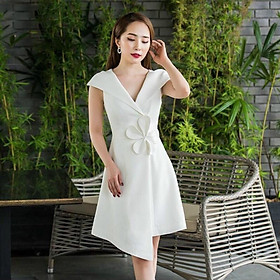 Đầm dự tiệc cổ V trắng đính hoa sứ kết dây cườm TRIPBLE T DRESS - size M/L - MS118Y