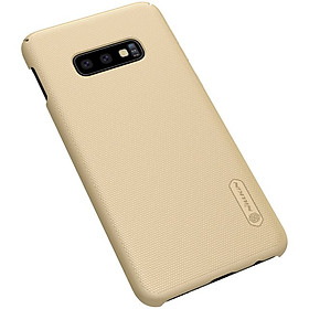 Ốp lưng sần cho Samsung Galaxy S10e hiệu Nillkin (Đính kèm miếng dán hoặc giá đỡ) - Hàng chính hãng