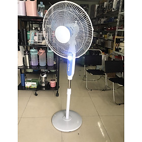 Mua Quạt tích điện năng lượng mặt trời có thêm cổng sạc và đèn