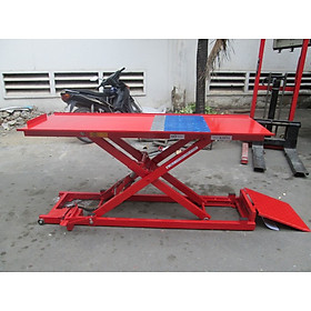 Mua Bàn nâng xe máy  loại bàn nâng bằng đạp chân