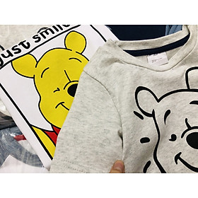 Set 2 bộ Pooh Next cho bé trai rất đẹp, chất cotton mềm mịn mặc rất thích. Hình in sắc nét, Size : 2-8 tuổi