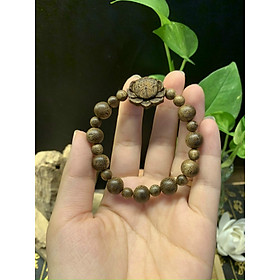 Vòng đeo tay, lắc tay phong thủy charm phụ kiện từ gỗ trầm hương tốc tự nhiên
