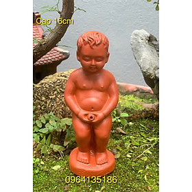Mua Tượng chú bé đứng tè mini h16cm gốm sứ Bát Tràng