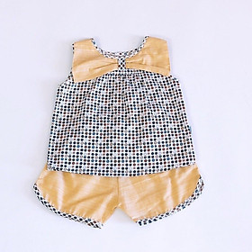 Bộ quần áo ngắn bé gái họa tiết Nhí vàng nơ cotton - AICDBGIXNZ6E - AIN Closet
