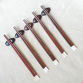 Mua Đũa gỗ Trắc đỏ vuông 23 5cm - Đầu gắn xà cừ ( 5 đôi /Túi) - Đũa gỗ tự nhiên (D19)