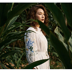 Đầm Suông Cổ Trụ Linen Trắng Thêu Tay Mơ DRE206 Thời trang Hity