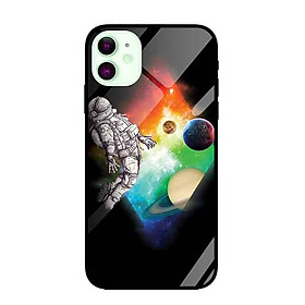 Ốp lưng kính cường lực cho iPhone 11 Nền Ngoài Không Gian - Hàng Chính Hãng