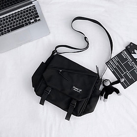 Túi đeo chéo Messenger cỡ to vải Poly cao cấp chống thấm nước, bền bỉ unisex nam nữ phong cách thời trang, cá tính-Hàng Chính Hãng DRU