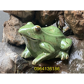 Tiểu cảnh chú ếch xanh phun nước dài 14cm gốm sứ Bát Tràng