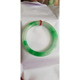 Vòng Cẩm Thạch tự nhiên mới TR LÝ  IC Sịn 49mm x cọng 7mm màu trắng xanh lý tươi đẹp nữ tay nhỏ 40kg - 49kg đeo rẻ đẹp ạ