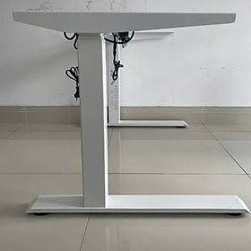 Bàn Làm Việc Nâng Hạ MAH-D23A , mặt bàn acrylic màu đen nhẵn