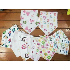 Set 2 chiếc khăn yếm tam giác cotton 2 cúc bấm