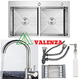 Mua Combo chậu rửa chén bát inox hai hố cân 8245  vòi rửa bát cổ ngỗng nóng lạnh  bộ xả chậu  bình xà phòng   rá inox gác chậu