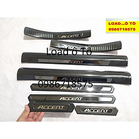 Ốp Bậc Chân, Nẹp Bước Chân Xe Huyndai Accent 2023-2018 Mẫu Vân Carbon Cao Cấp Nhất Thị Trường