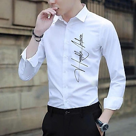 Áo sơ mi in hình họa tiết Chữ Ký ở ngực. Chất sơ mi mềm mịn thoáng mát thấm hút mồ hôi tốt. Phong cách sang trọng thanh lịch.