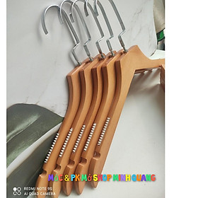 Mua MÓC GỖ NỮ- MÓC GỖ CỔ BẰNG-MÓC TREO QUẦN ÁO BẰNG GỖ MÀU VÀNG CỔ BẰNG CÓ SILICON Ở VAI CHỐNG TUỘT CHO SHOP THỜI TRANG