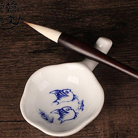 Muỗng đa đăng, vừa đựng mực vừa là gác bút