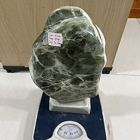 Cây đá phong thủy Cao 41cm, nặng 12 kg chất ngọc màu xanh và bóng  cho người mệnh Mộc và Hỏa