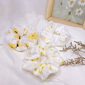 Combo 3 dây buộc tóc Scrunchies hoa vàng (Tặng kèm kẹp tóc ngẫu nhiên)