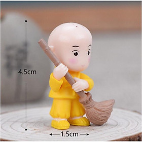 Chú tiểu vàng phong cảnh màu vàng