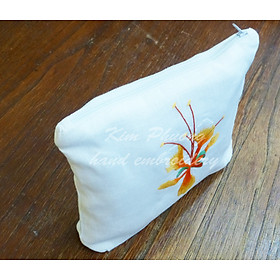 Túi mỹ phẩm thêu tay - Hoa phượng vỹ - Dài 22cm x Rộng 15cm x Cao (Đáy) 2.5cm - TRẮNG