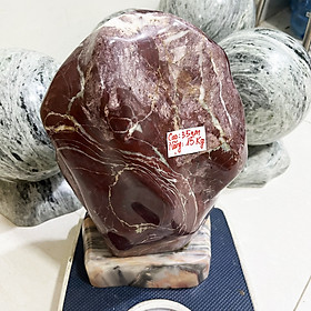 Cây đá phong thủy tự nhiên màu đỏ cho người mệnh Thổ và Hỏa cao 35 cm, nặng 15 kg phongthuymenhtho