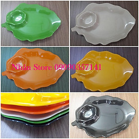 Mua Dĩa chiếc lá kèm chén chấm (có 5 màu như hình shop chụp)