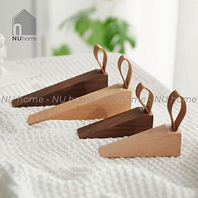 Mua Chặn cửa gỗ - Yako được thiết đơn giản  mộc mạc và thẩm mỹ giúp chống va đập cho cánh cửa