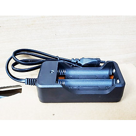 Mua Dock Sạc Pin Đôi Lithium 18650 3.7V Cao Cấp ( Có Đèn Báo Khi Sạc Đầy )