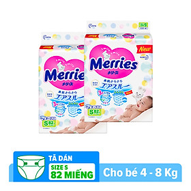 Combo 2 Tã bỉm dán Merries size S - 82 miếng Cho bé 4-8kg