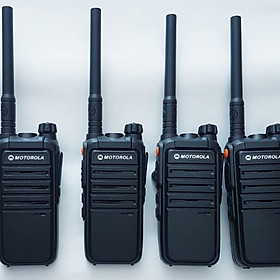Mua Bộ 4 máy bộ đàm Motorola CP 102(chính hãng)